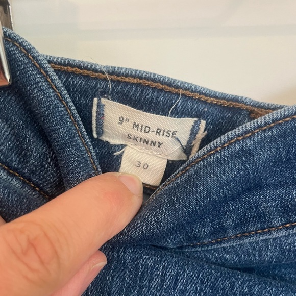 COPY - Madewell 9" Mid-Rise Skinny Jeans Button-Front Edition - Picture 5 of 9